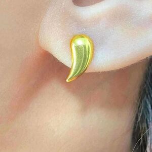 18k Saudi Gold Teardrop Earrings Gold Lock Also Real Gold Pawnable